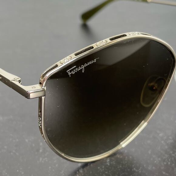 Salvatore Ferragamo SF264S 709 Gold Oval Sunglasses Women’s Sz 60-15-140 main image 5